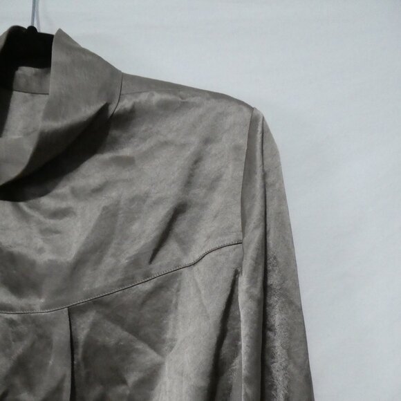 WILFRED | small | Elegant Tie-Neck Blouse | Buttoned Cuffs and Shoulder - Picture 5 of 14